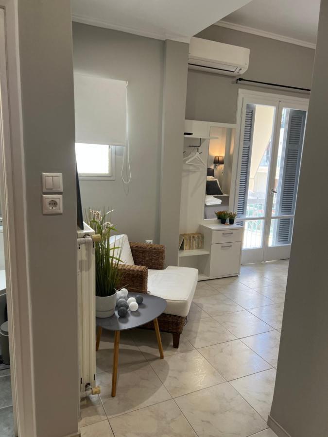 شقة Living Near Acropolis By Sylvia Staikou At Nikis Str أثينا المظهر الخارجي الصورة