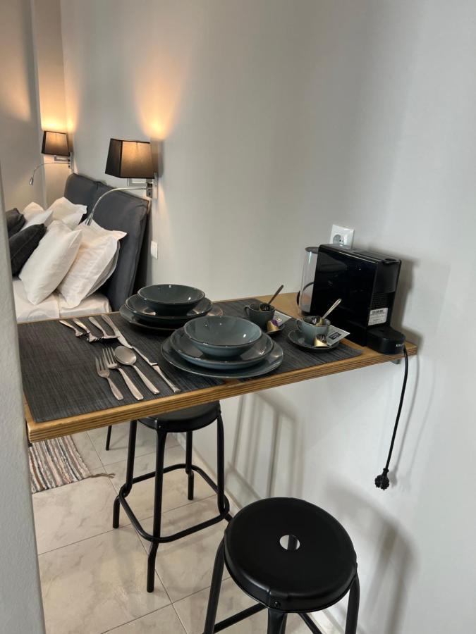 شقة Living Near Acropolis By Sylvia Staikou At Nikis Str أثينا المظهر الخارجي الصورة